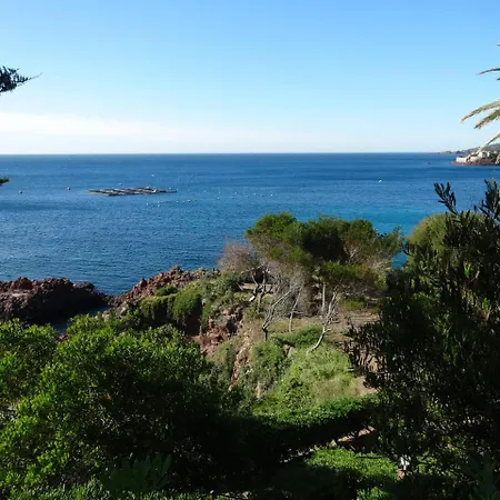 Outstanding Mediterranean Sea View Apartman *